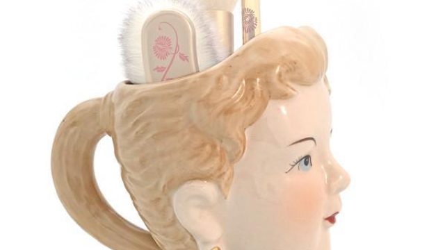 besame-brush-holder