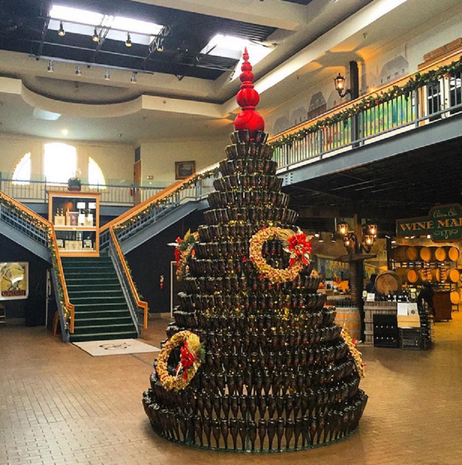 Wine Bottle Christmas Trees Are About To Be Your New Favorite Booze   Wine Bottle Christmas Tree 1 