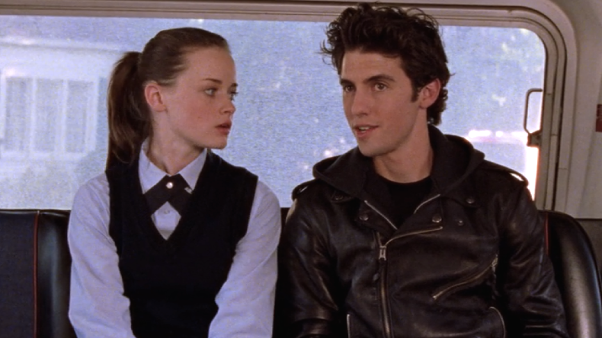 Jess is back in this latest "Gilmore Girls" picture, and we are READY