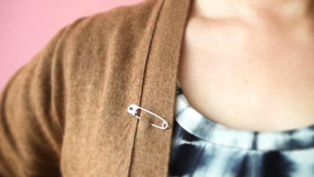 Why are people wearing safety pins after Trump victory? - BBC News