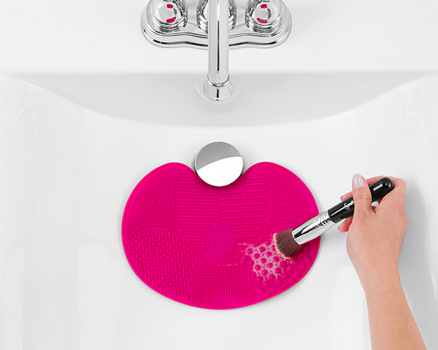 Sigma-Beauty-Spa-Express-brush-cleaning-mat.png
