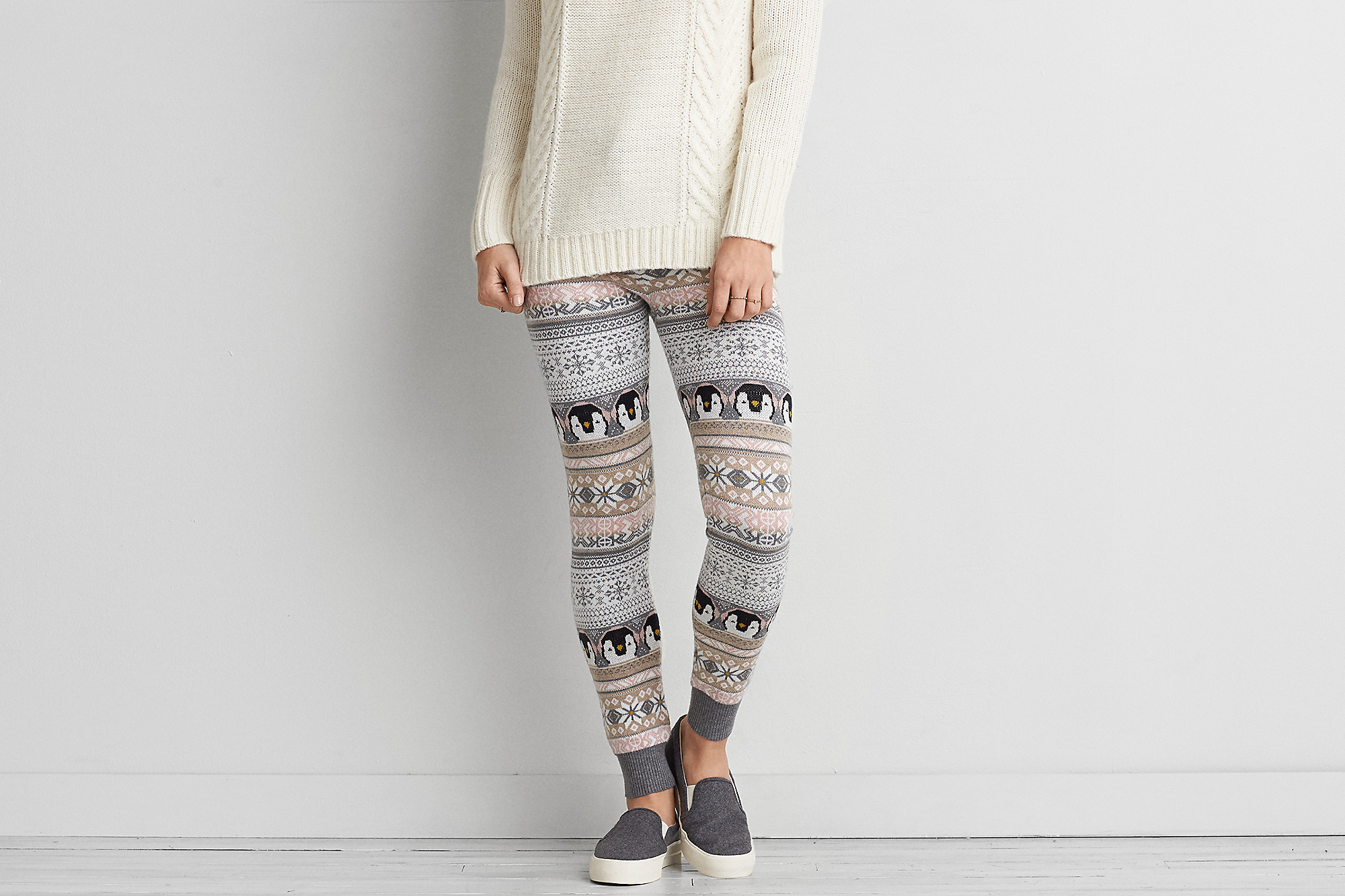 7 extra cozy leggings that you will practically live in all winter long -  HelloGigglesHelloGiggles