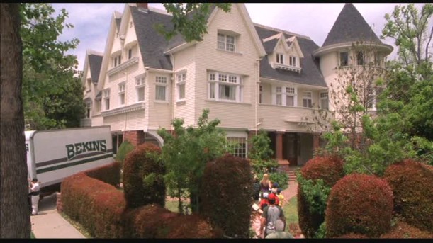 Cheaper-by-the-Dozen-movie-house-moving-in.jpg