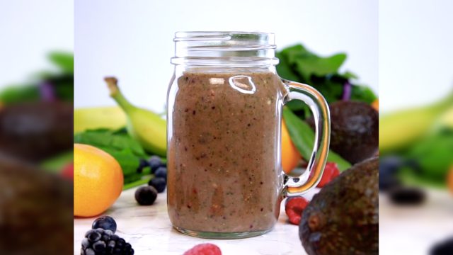 Drop everything and try this delicious hair growth smoothie -  HelloGigglesHelloGiggles