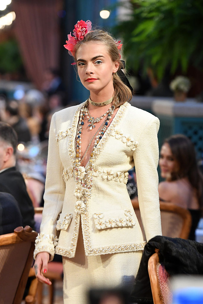 Great qualityCara Delevingne leads emotional farewell in Karl