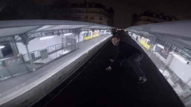 train-surfing-in-paris