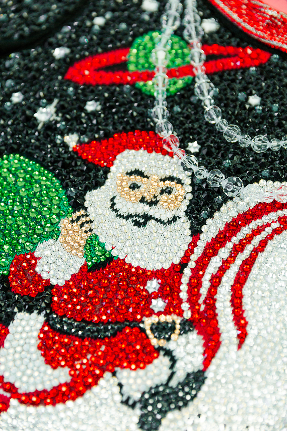 this-is-the-most-expensive-ugly-christmas-sweater-in-the-world-and-it