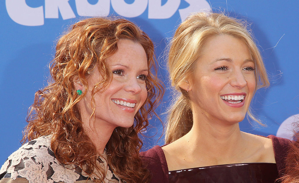 Blake Lively Just Shared A Photo Of Herself And Sister Robyn (who ...