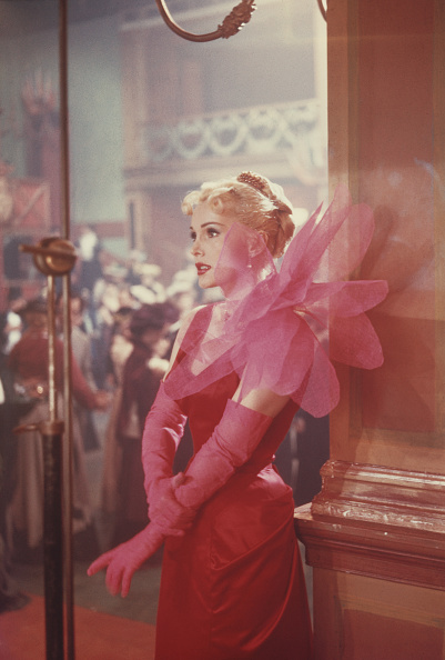 16 Pictures Of Zsa Zsa Gabor That Prove She Was One Of The Most Glamorous Women In Hollywood 2761