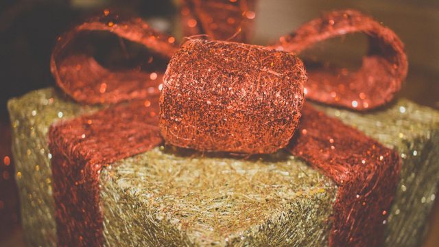 christmas-present-with-bow