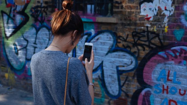 girl with phone