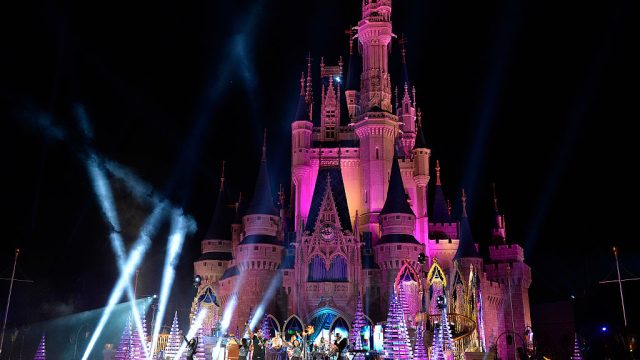 2016 Disney/ABC Television Group Holiday Specials at Disney Parks