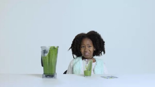 kids-try-healthy-food-from-the-past-century_kale-smoothie