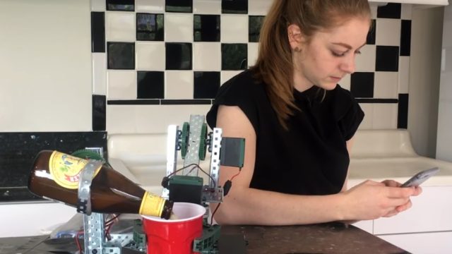 beer-robot-simone-giertz