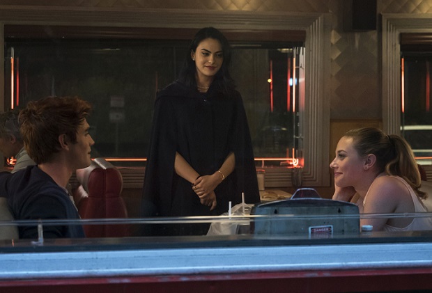 Riverdale's Betty and Veronica love each other so much IRL, because female  friendships FTW - HelloGigglesHelloGiggles