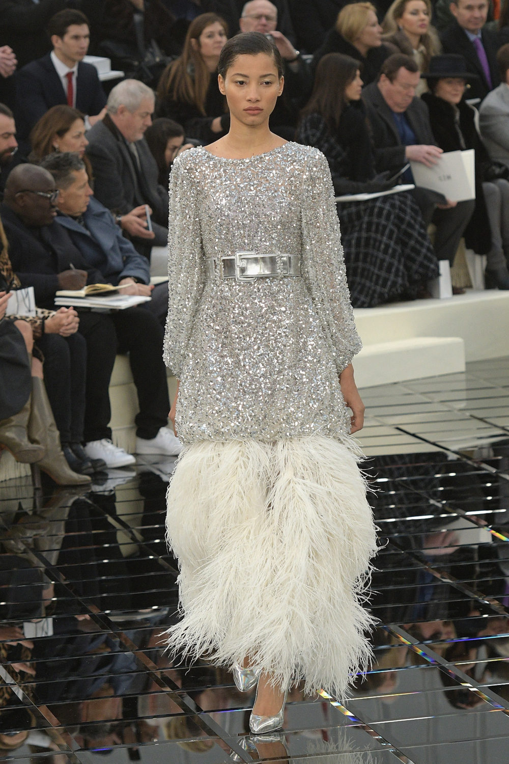 We are SWOONING over these 12 looks from the Chanel runway show in ...