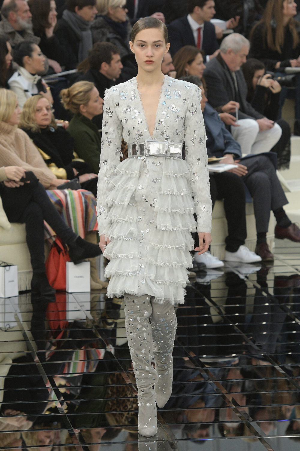 We are SWOONING over these 12 looks from the Chanel runway show in ...