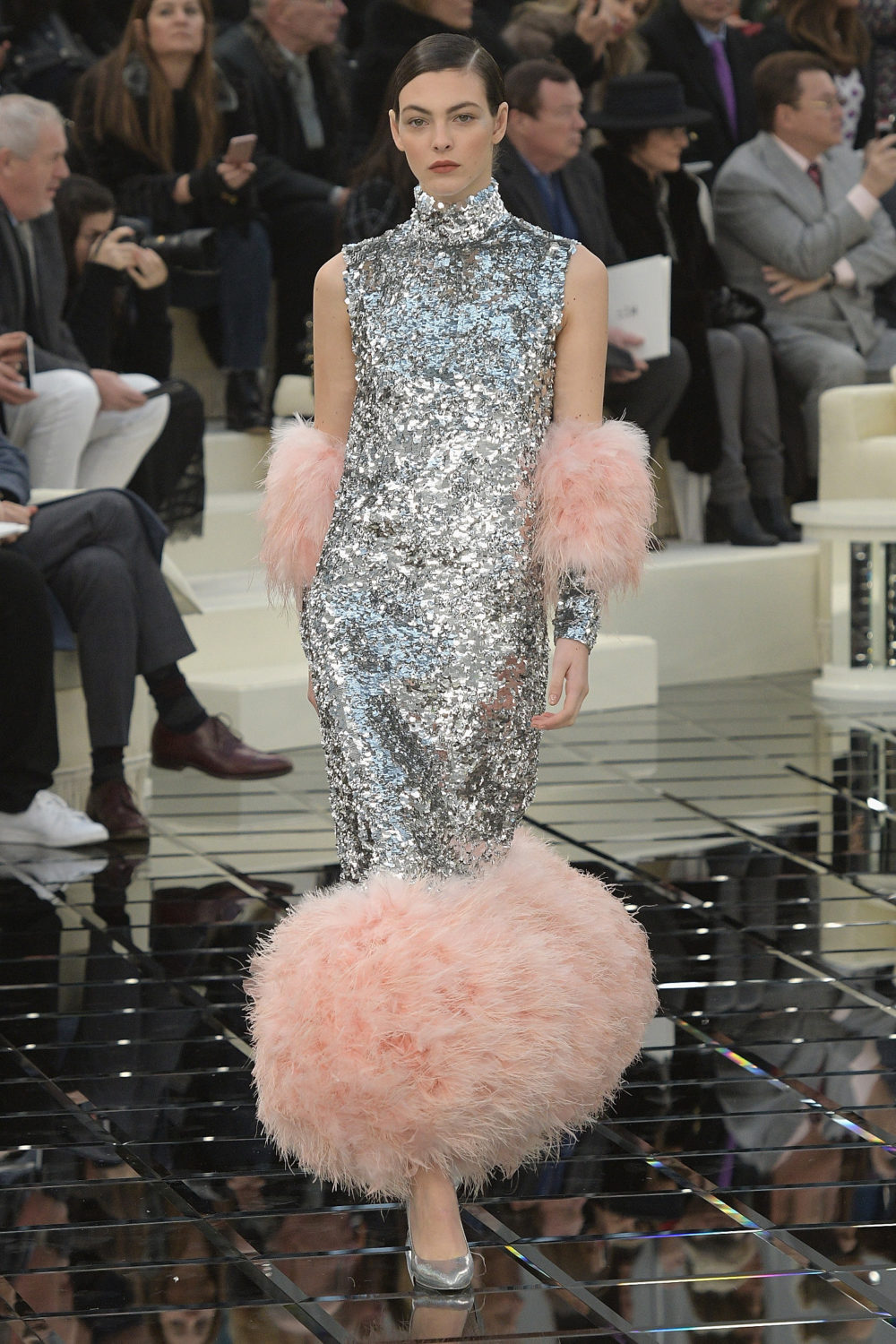 We are SWOONING over these 12 looks from the Chanel runway show in Paris -  HelloGigglesHelloGiggles