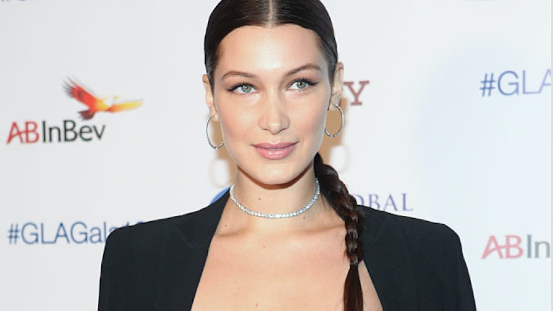 Bella Hadid just made ~casual robot chic~ a thing with her latest ...