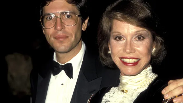 mary tyler moore husband robert levine