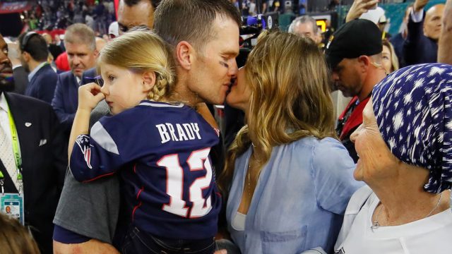 tom brady and gisele Bündchen kiss after Patriots win Super Bowl LI