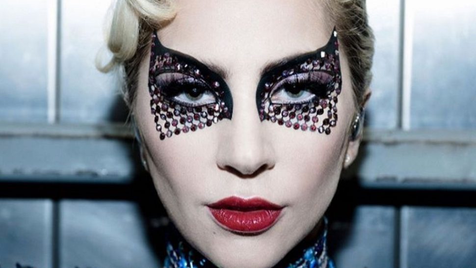 This Is How Lady Gaga Got Her Spider Woman Esque Makeup Look At The Super Bowl 6902