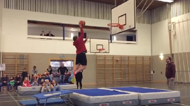 kids slam dunk trampoline