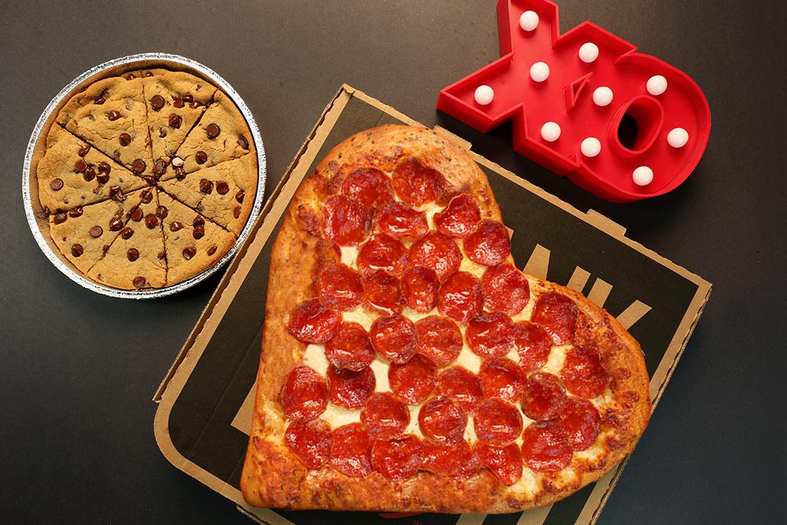 Red Alert Pizza Hut has a Valentine's Day pizza, and it's perfect for