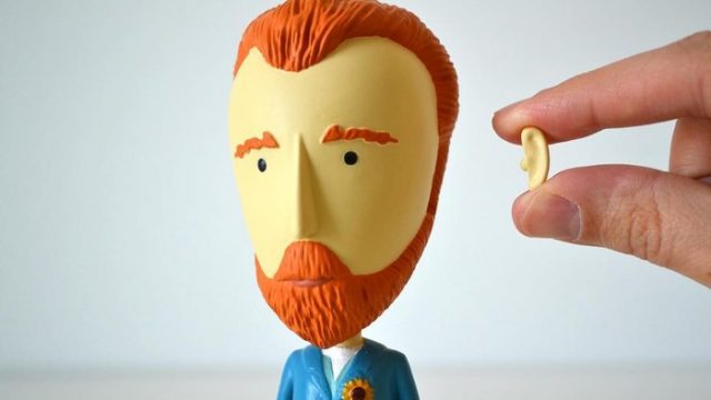 vincent-van-gogh-action-figure-todayisartday-1