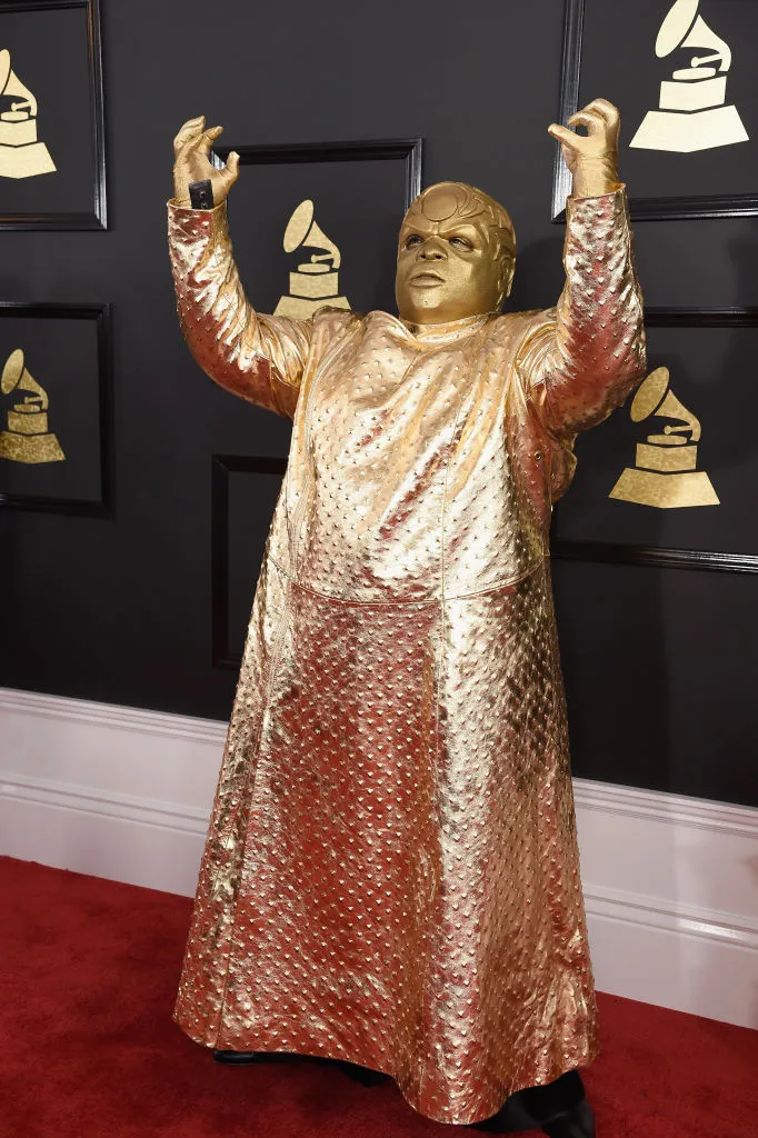 Cee-Lo Green is at the Grammys dressed as a gold robot from head to toe,  because he's Cee-Lo - HelloGigglesHelloGiggles