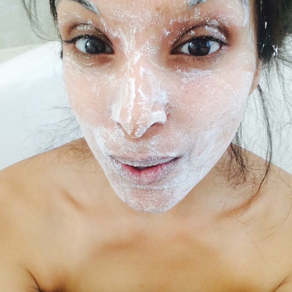 Here are 6 different ways you can use baking soda on your faceHelloGiggles