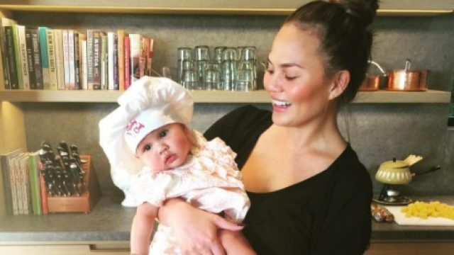 Chrissy-Teigen4