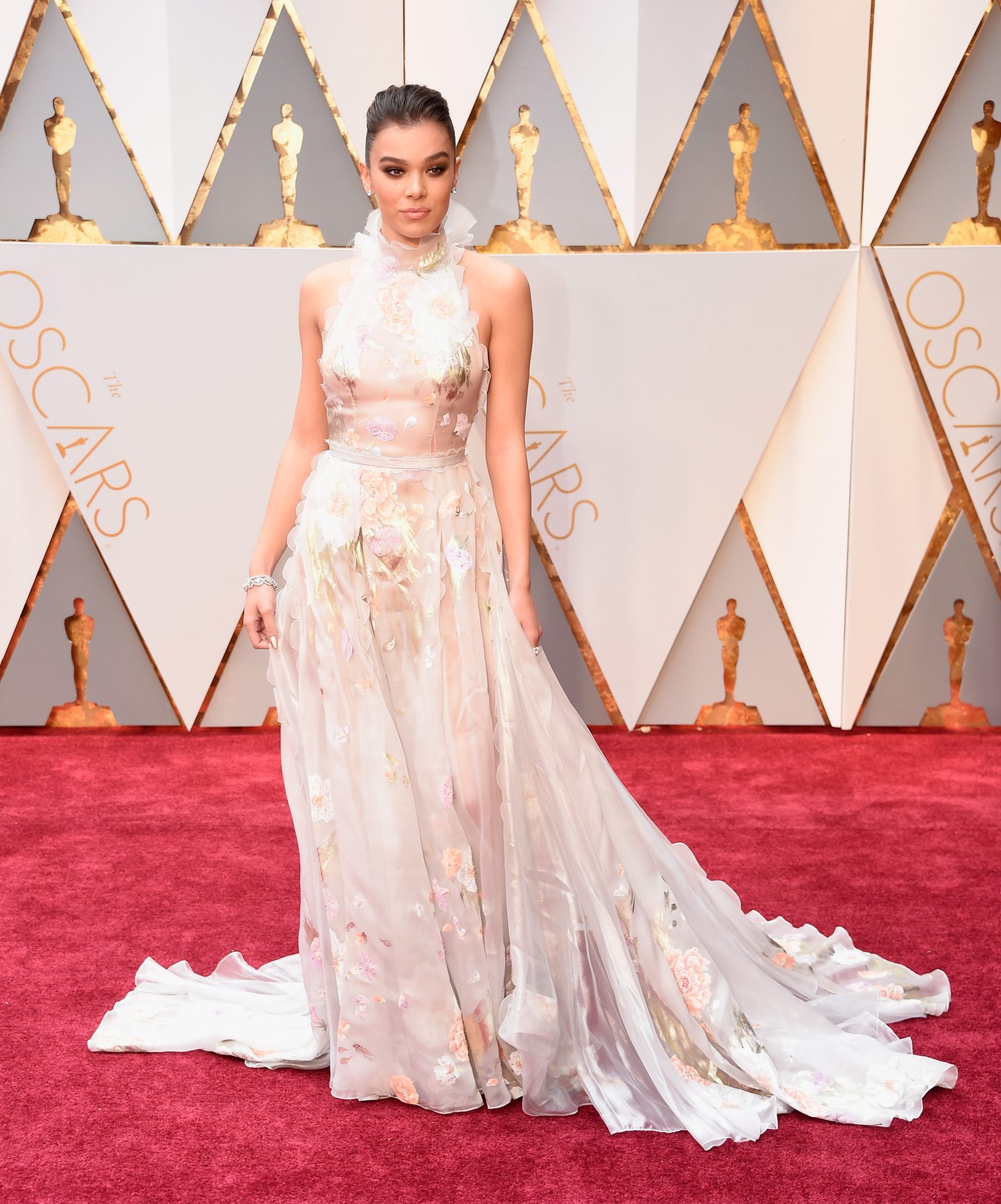 Hailee Steinfeld looks like she just stepped out of a real-life ...