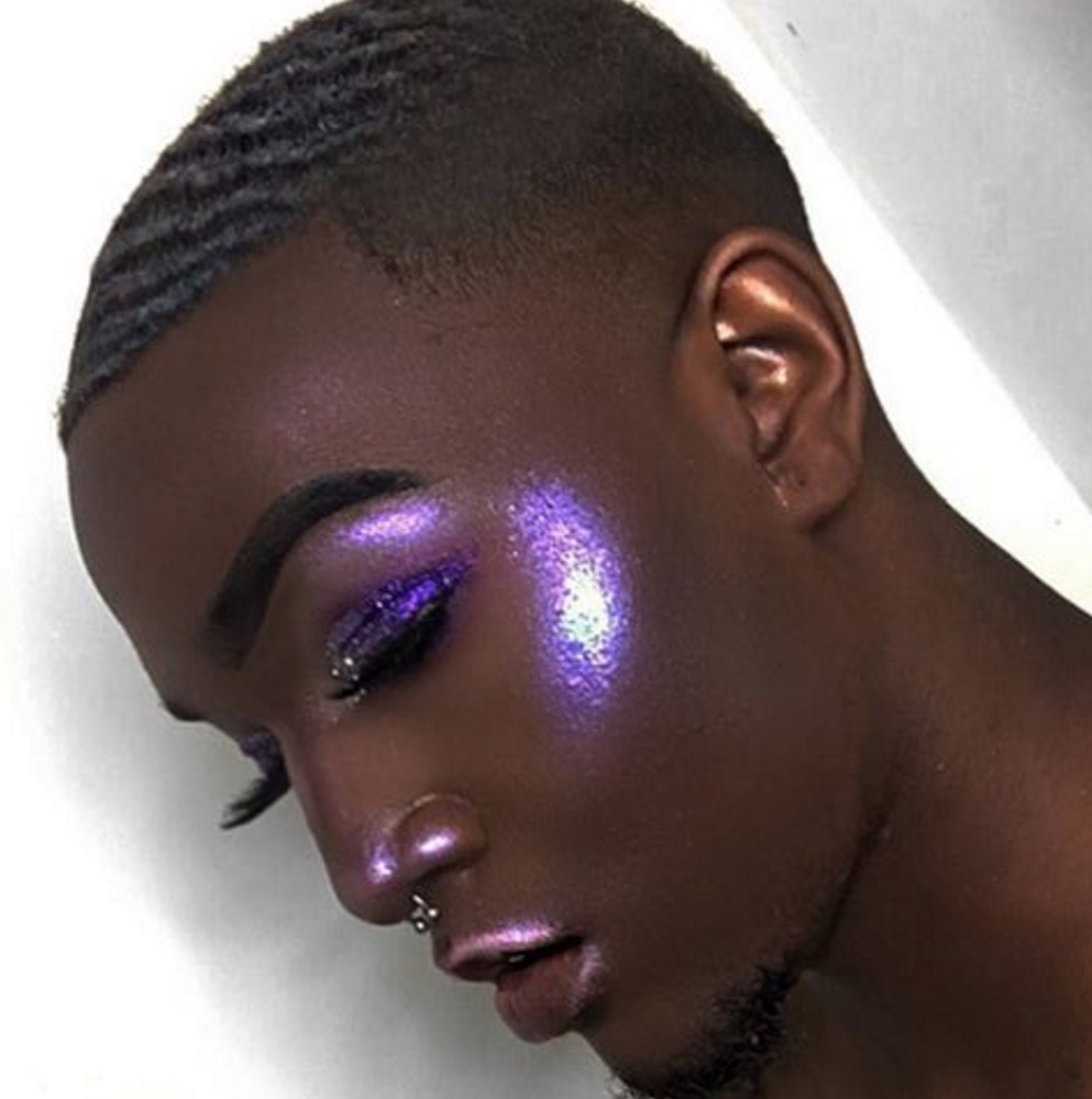 This vegan brand the most mesmerizing purple highlighter that gives a futuristic vibe - HelloGigglesHelloGiggles