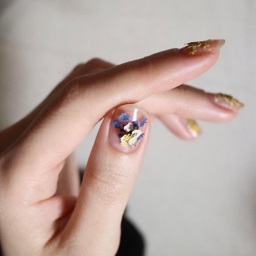 40+ Glam Dried Flower Nail Designs For Spring 2020 - The Glossychic | Flower  nail designs, Nail designs, Nail designs spring