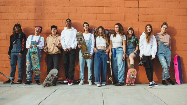 urban-outfitters-2017-spring-skate-girls-campaign-1