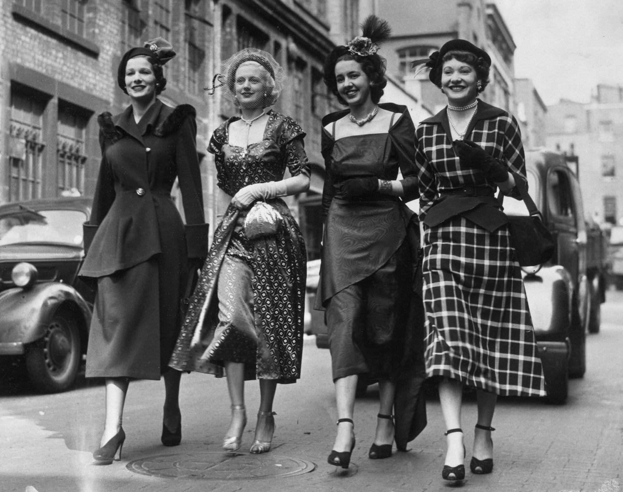 more-1940s-dresses.jpg