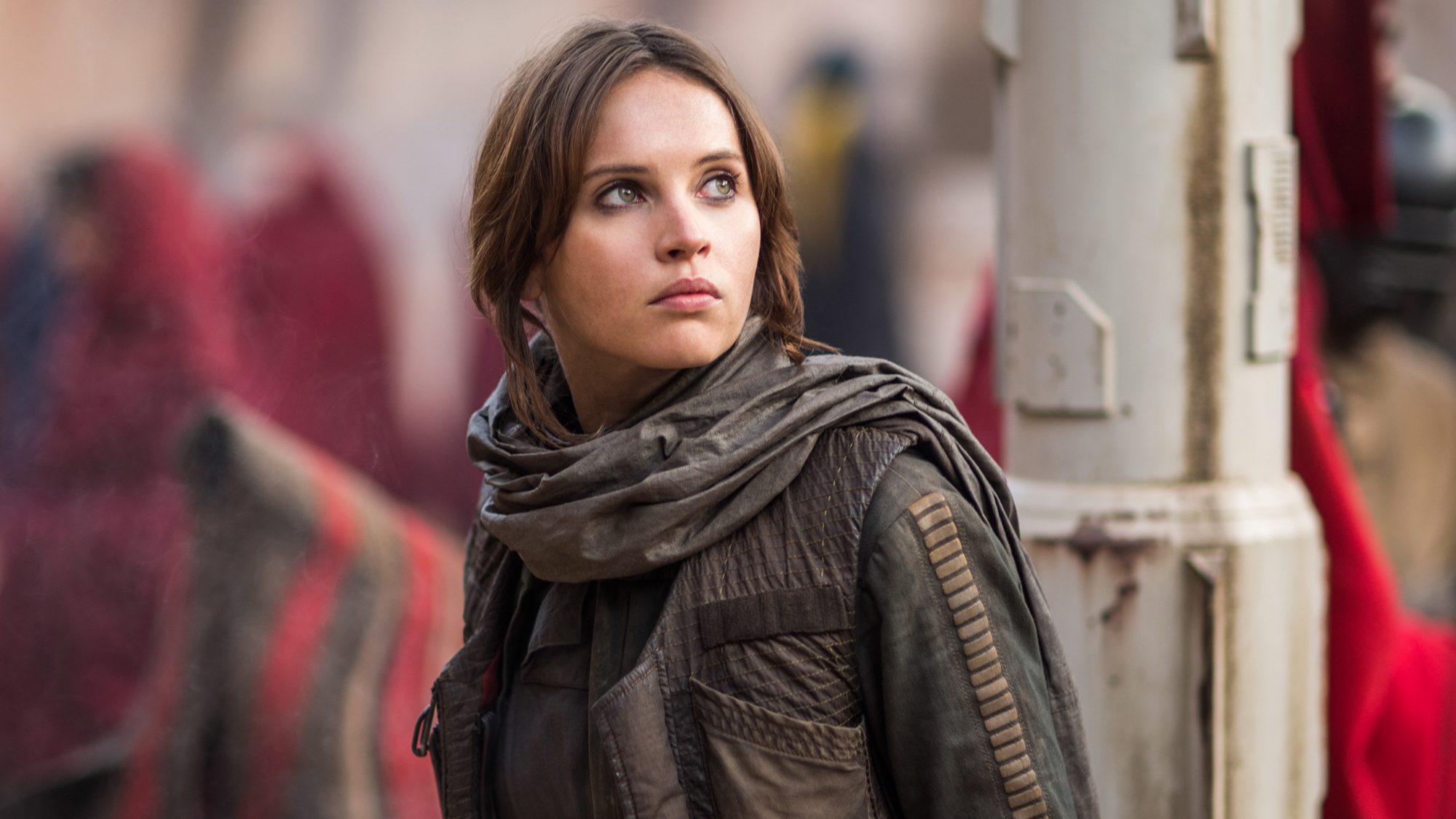 The director of Rogue One reveals exactly *why* the film was reshot, and  it makes so much sense - HelloGigglesHelloGiggles