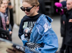 Street Style : Day Eight - Paris Fashion Week Womenswear Fall/Winter 2017/2018