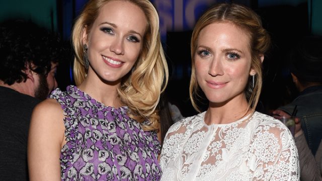 anna-camp-brittany-snow