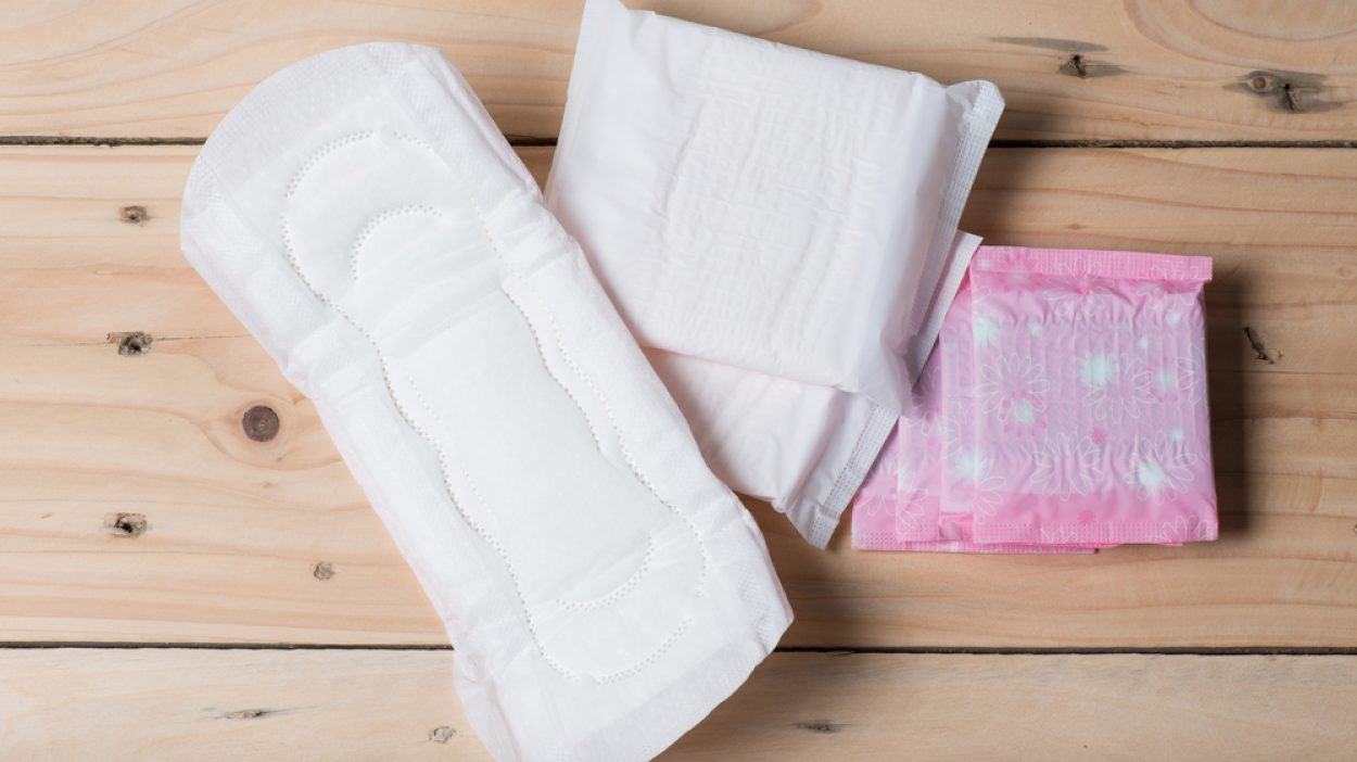 7 problems you only have if you solely wear pads HelloGigglesHelloGiggles