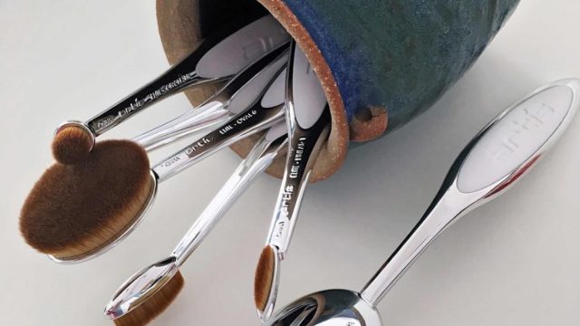 Artis brushes
