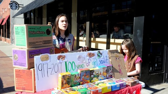US-CULTURE-COMMUNITIES-GIRLSCOUTS-COOKIES