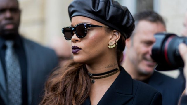 Street Style : Day Four- Paris Fashion Week Womenswear Fall/Winter 2017/2018