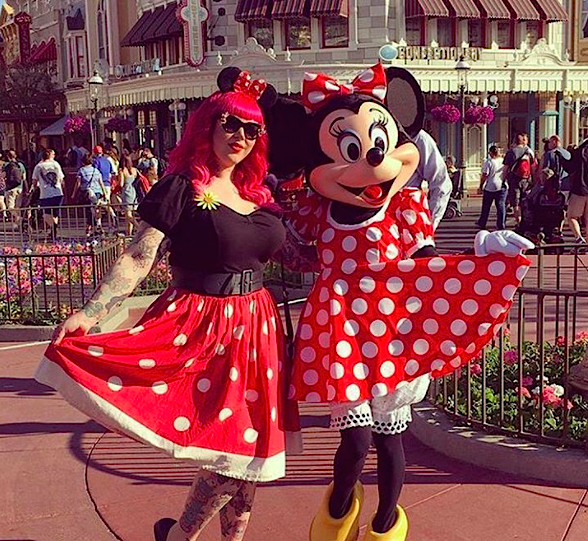 12 of the cutest retro outfits you need for Dapper Day taking