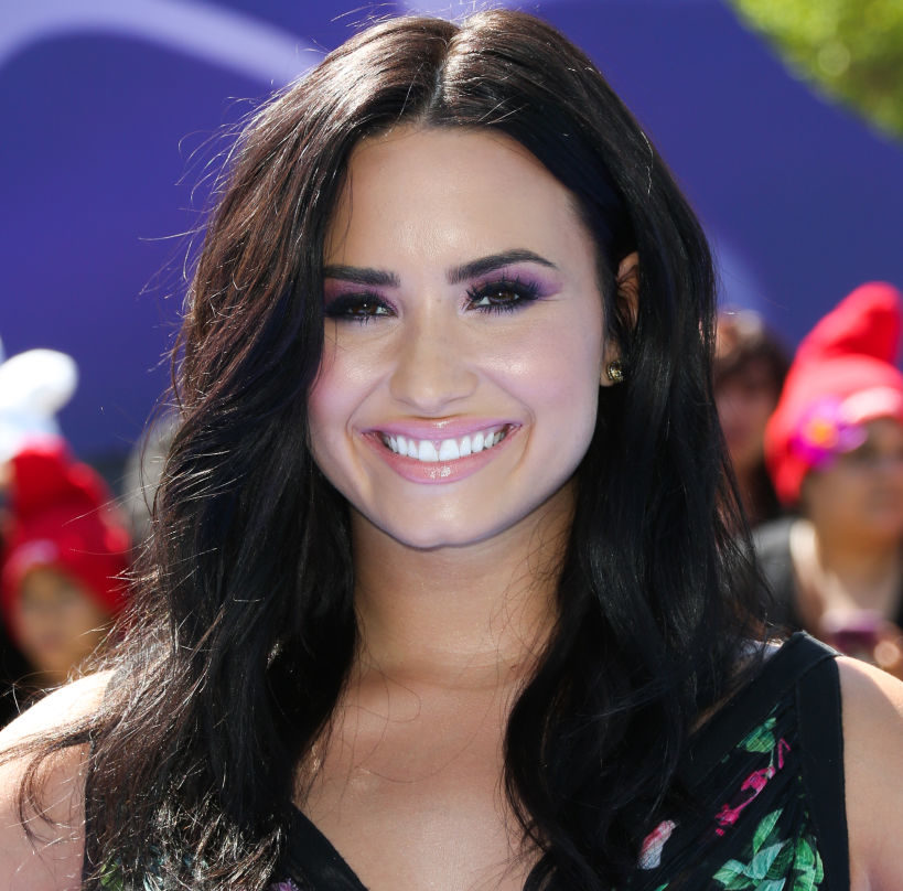 Demi Lovato's uber-plunging swimsuit is daring us to find one of our ...