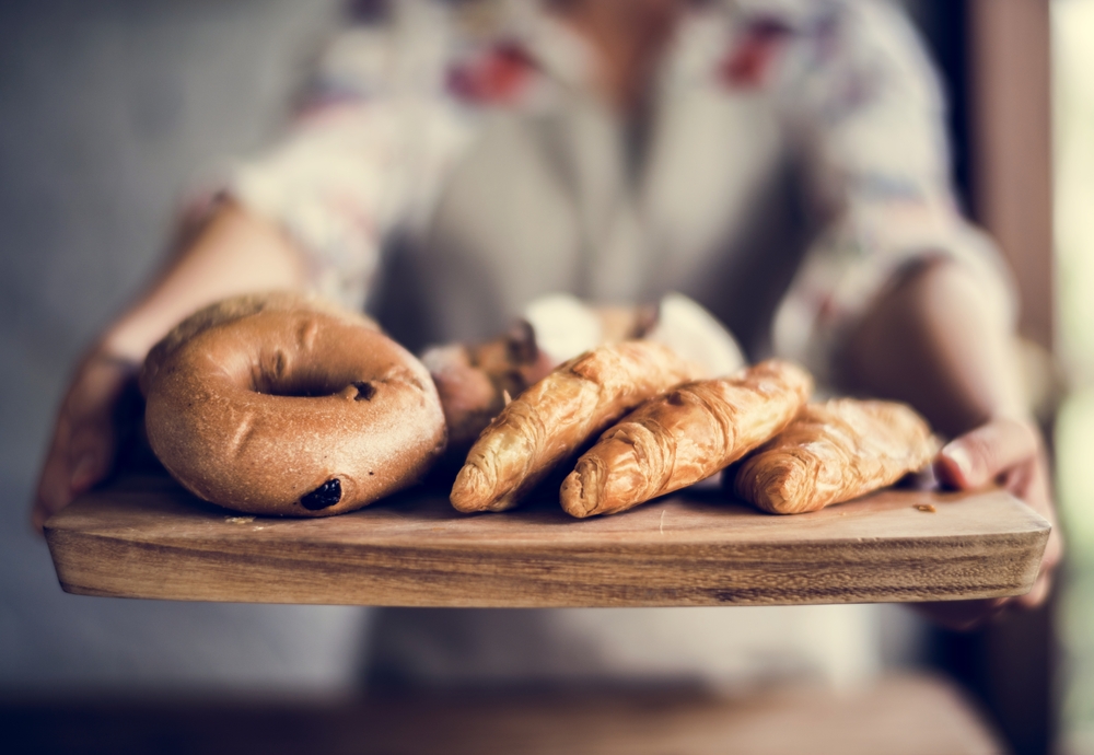 Is it safe to eat moldy bread after cutting off the mold? - FlipScience -  Top Philippine science news and features for the inquisitive Filipino.