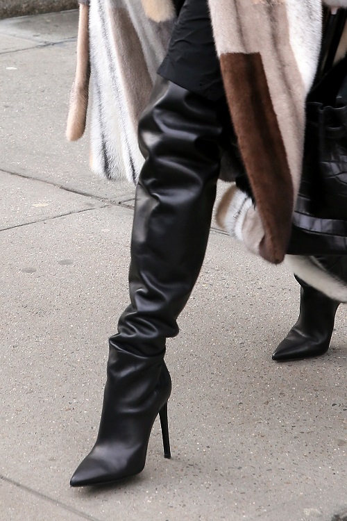 Kendall Jenner just blew our minds with waist-high boots ...