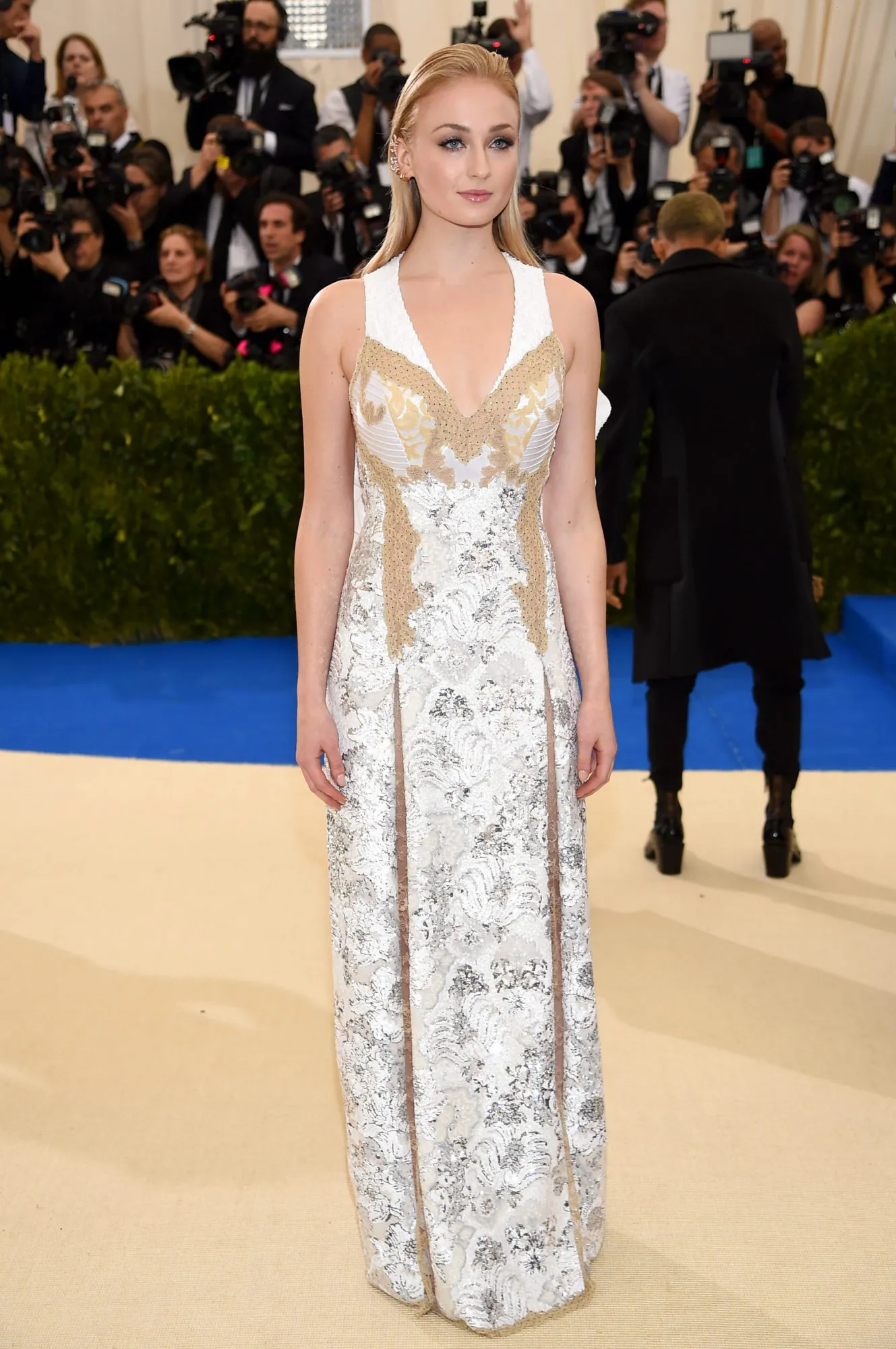 Met Gala 2017: Sophie Turner Wears Louis Vuitton Dress