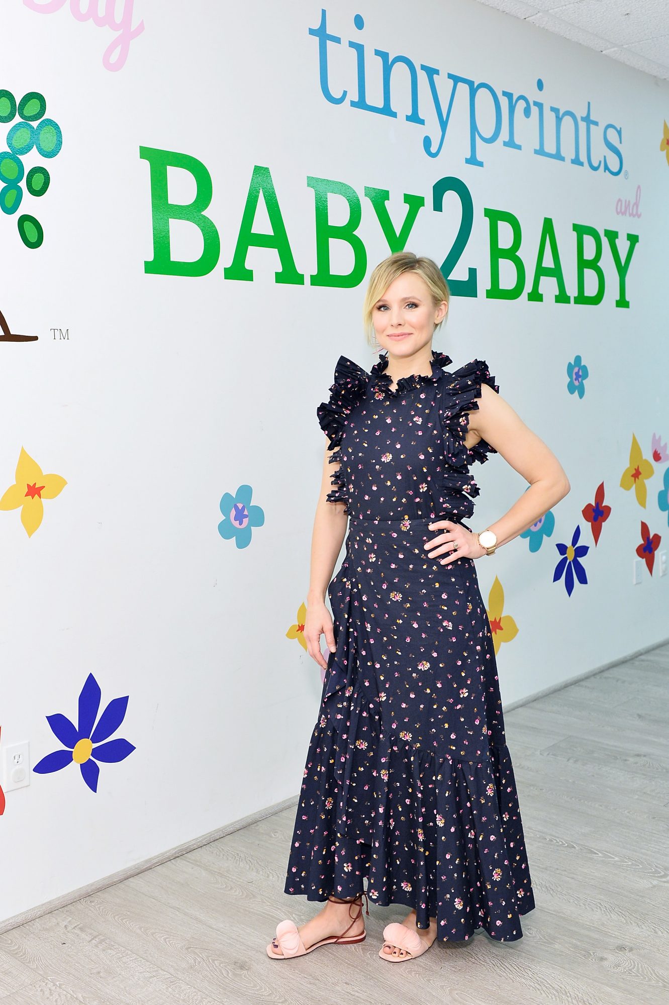 Kristen Bell Does the Thong Sandal Trend in a Cutout Bodysuit
